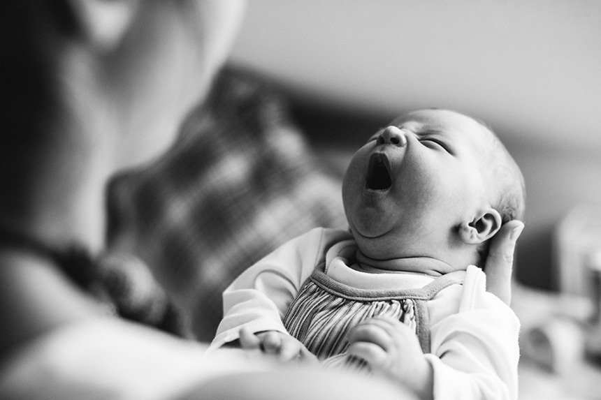 Das Baby schreien lassen: Was passiert mit dem Kind?