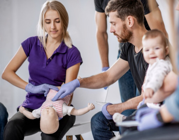 Erste Hilfe Baby: Das musst du wissen