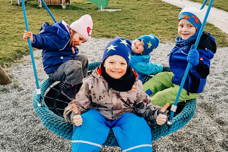 Soziales Engagement: Glückliche Kinder
