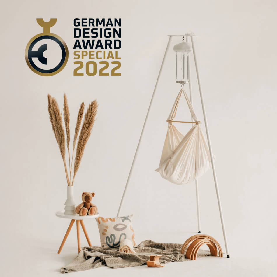 Bio-Federwiege WOLLI am Federwiegenmotor WUWI im Kinderzimmer - Gewinner des German Design Award Special 2022